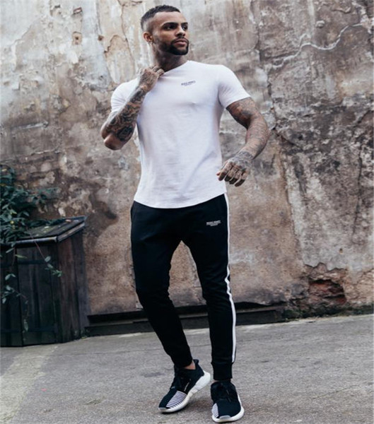 Ανδρικό  μπλουζάκι σε λευκό και μαύρο χρώμα με επιγραφή