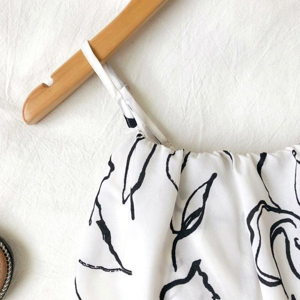 Stílusos női overall vékony pánttal és mintával