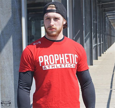 Sport-alkalmi férfi póló fehér és piros színben, felirattal