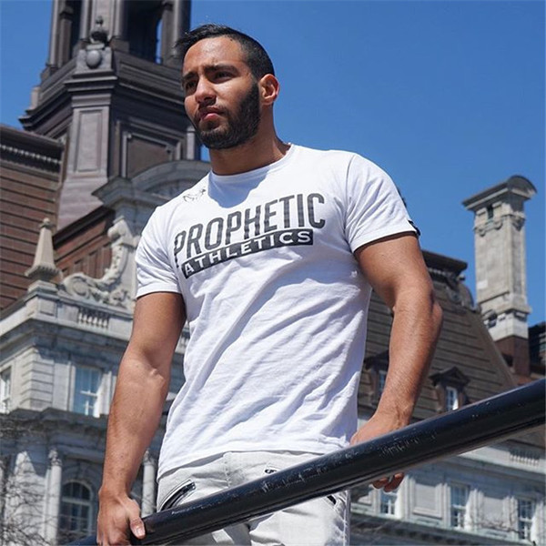 Sport-alkalmi férfi póló fehér és piros színben, felirattal