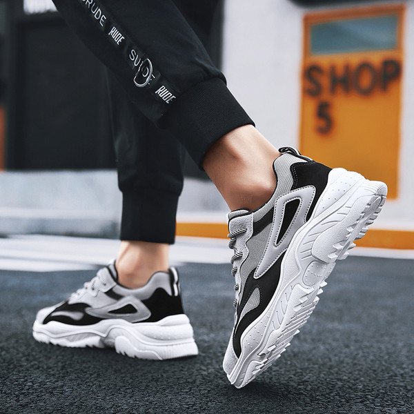 Alkalmi férfi tornacipő vastag talppal, három színben