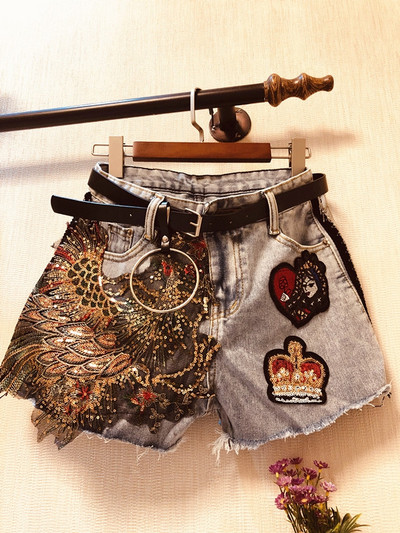 Aktuális női farmer flitteres díszítéssel