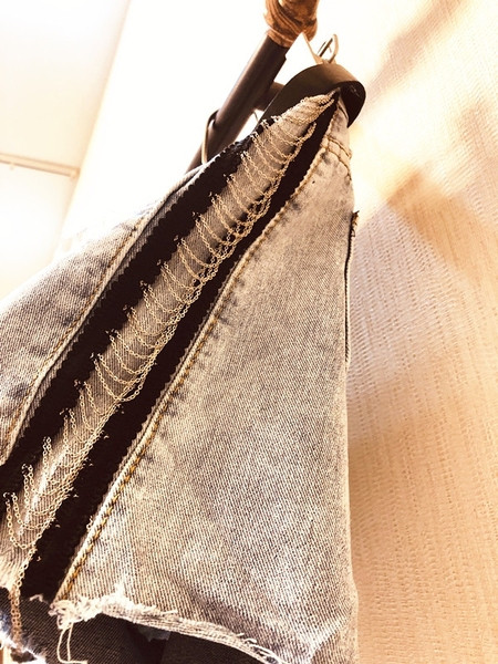 Aktuális női farmer flitteres díszítéssel