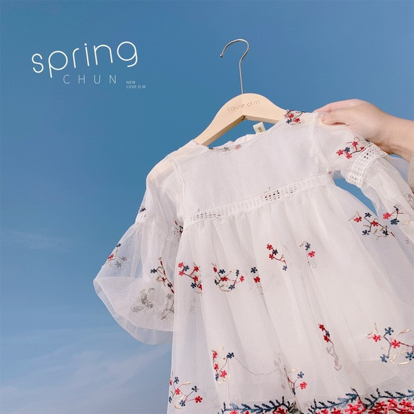 Rochie moderna pentru copii cu maneci 3/4 cu broderie alb