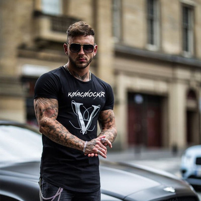 Aktuális férfi póló három színben rátéttel és felirattal