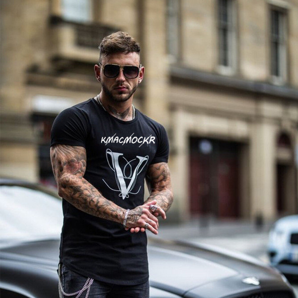 Aktuális férfi póló három színben rátéttel és felirattal