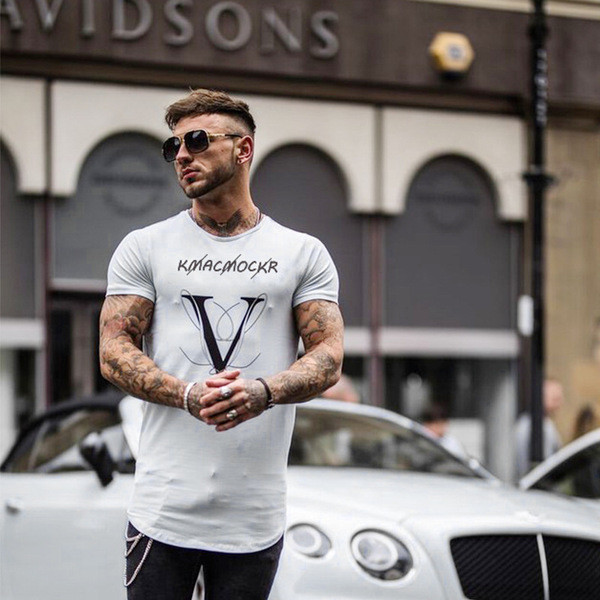 Aktuális férfi póló három színben rátéttel és felirattal