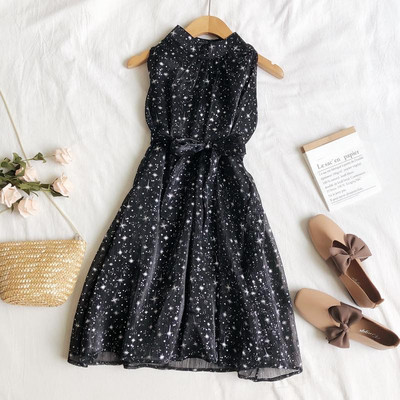 Modern női ruha négy színben és szalaggal