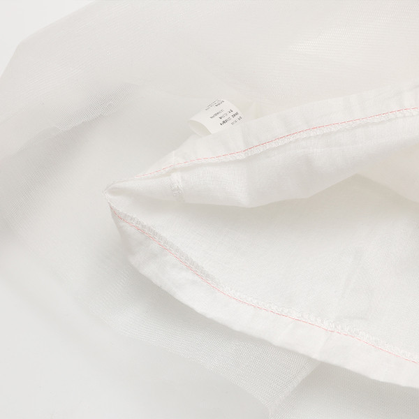 Modern, fehér tüll gyerekruha