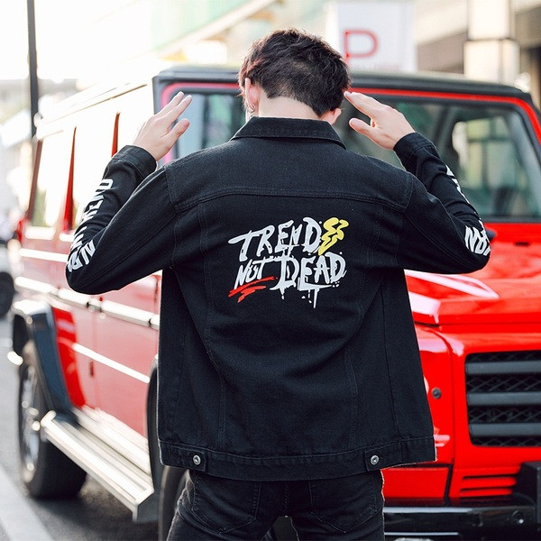 Modern férfi farmer dzseki rátéttel