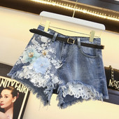 Aktuális női farmer csipkével és 3D elemes színekkel