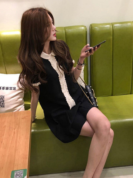 Elegáns női ruha rövid ujjú fekete színben