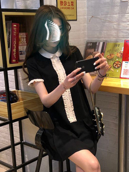 Elegáns női ruha rövid ujjú fekete színben