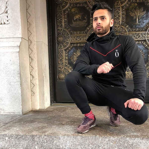 Férfi sportpulóver három színben zsebekkel és hímzéssel