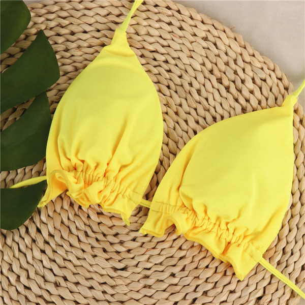 Sima modell fürdőruha két részből áll