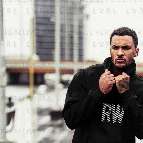 Napi férfi pulóver fekete és piros színben