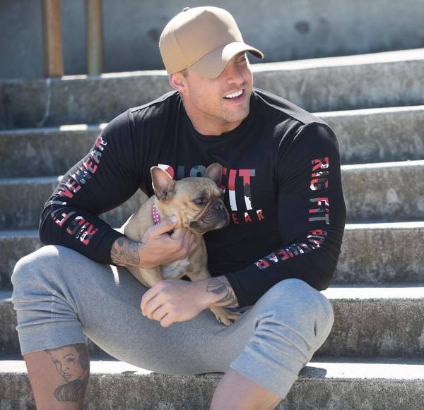 Modern férfi blúz két színben, feliratokkal