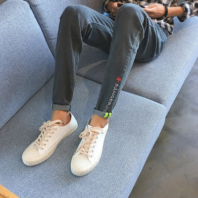 Μοντέρνα ανδρικά τζιν  με κεντήματα  σε μαύρο και μπλε διάφορα μοντέλα