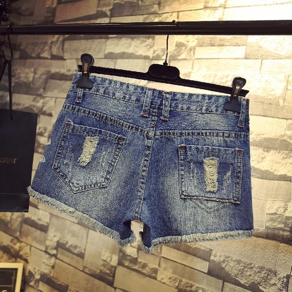 Női rövidnadrág 3D elemmel