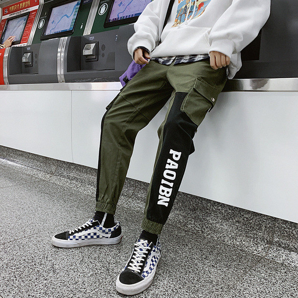 Μοντέρνα αντδικά παντελόνια με  τσέπες σε δύο χρώματα