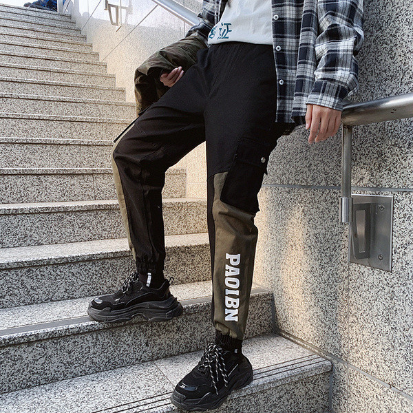 Μοντέρνα αντδικά παντελόνια με  τσέπες σε δύο χρώματα