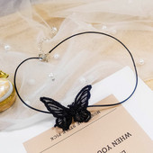 Modern női nyaklánc fekete-fehér színben