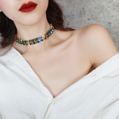 Aktuális női nyaklánc díszkövekkel