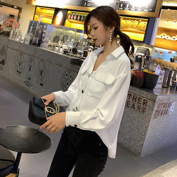 Stílusos, fehér zsebes női ing