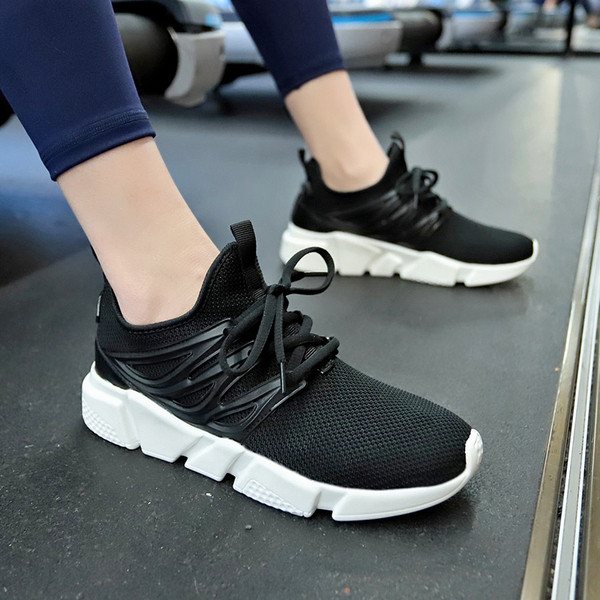 Légáteresztő női tavaszi-nyári tornacipő többféle modellben