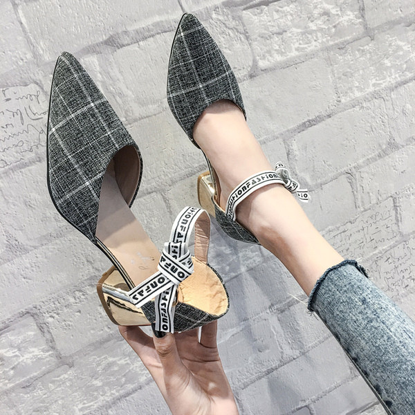 Modern női magassarkú cipő két színben - hegyes modell