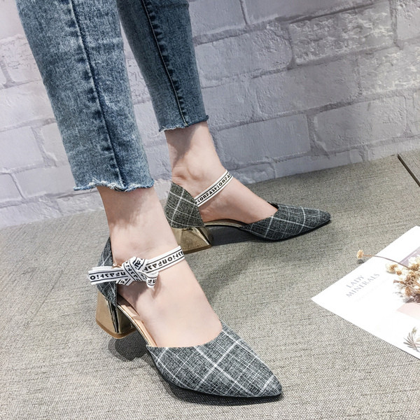 Modern női magassarkú cipő két színben - hegyes modell