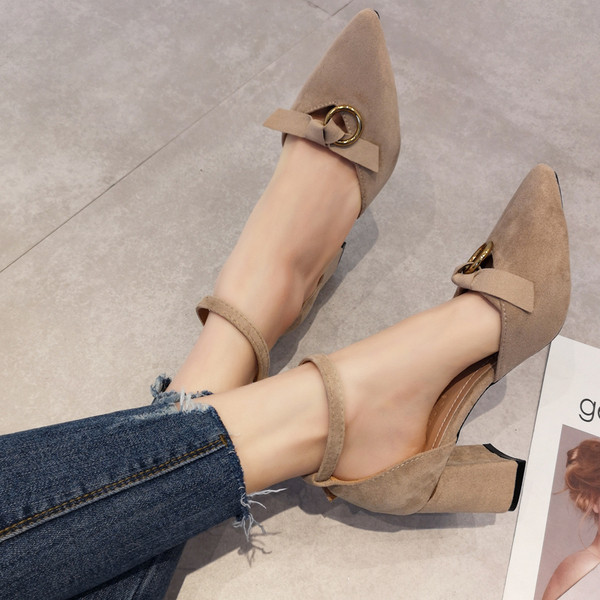 Aktuális női magas sarkú cipő eco velúr szalaggal