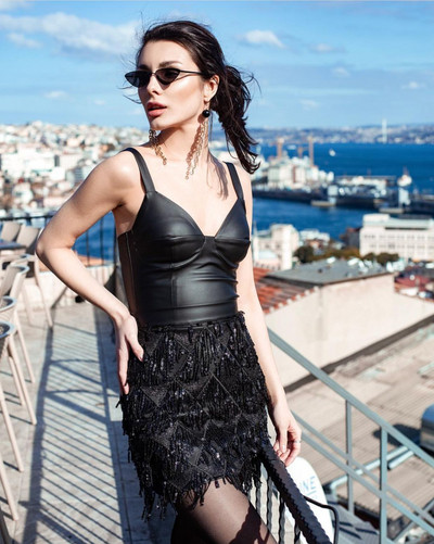 Rochie elegantă de damă în negru și bej