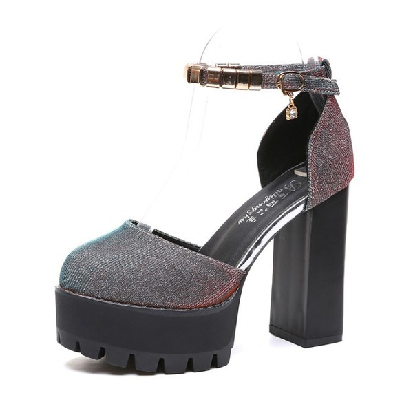 Ψψηλά γυαλιστερά γυναικεία παπούτσια σε δύο χρώματα