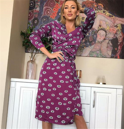 Modern női ruha V-nyakú és fűzős négy színben