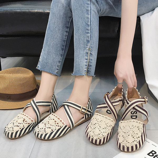 Modern női csipkés cipő fekete és barna színben