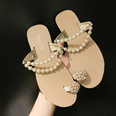 Κομψές  γυναικείες παντόφλες με πέρλες σε μπεζ χρώμα