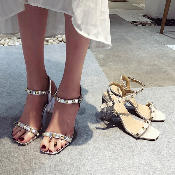 Sandale de dama elegante cu toc inalt si elemente metalice in doua culori