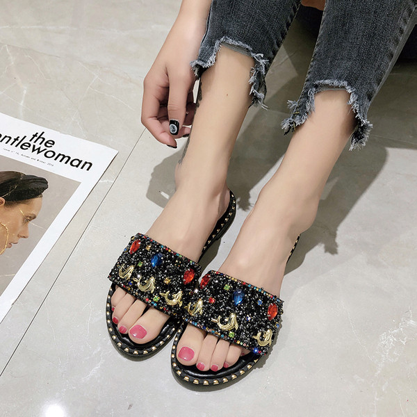 Modern női papucs kövekkel fekete és ezüst színben