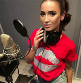 Modern női póló három színű mintával