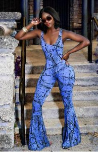 Κομψές γυναικείες φόρμες σε διάφορα χρώματα με ιμάντες