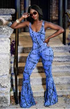 Κομψές γυναικείες φόρμες σε διάφορα χρώματα με ιμάντες