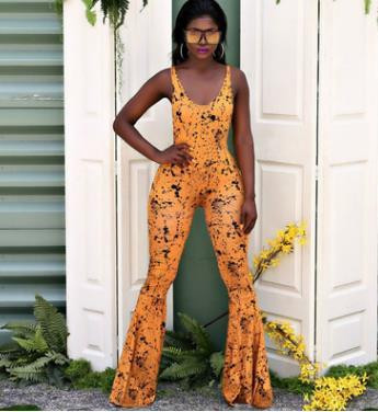 Κομψές γυναικείες φόρμες σε διάφορα χρώματα με ιμάντες