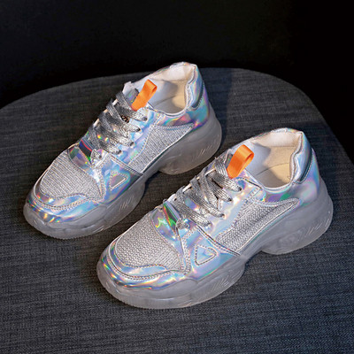 Γυναικεία αθλητικά παπούτσια σε χρυσό και ασημί χρώμα