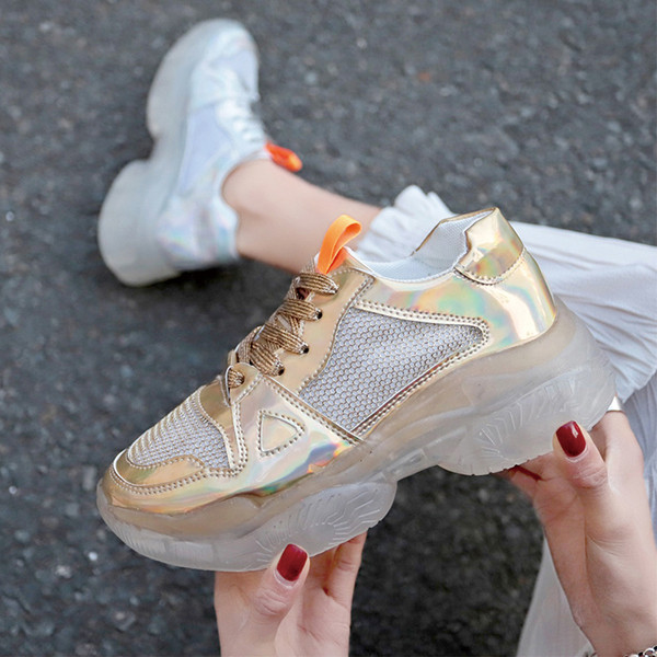 Γυναικεία αθλητικά παπούτσια σε χρυσό και ασημί χρώμα