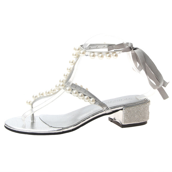 Modern női szandál szalaggal és gyöngyökkel fekete és szürke színben