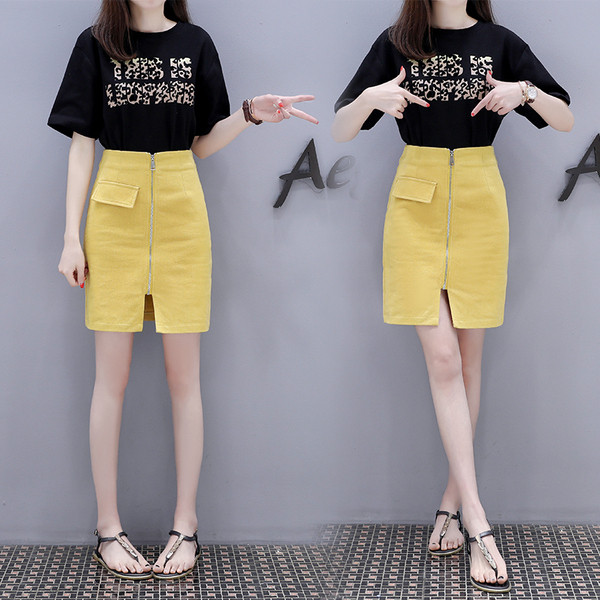 Modern női szoknya sárga és fekete színben, cipzárral