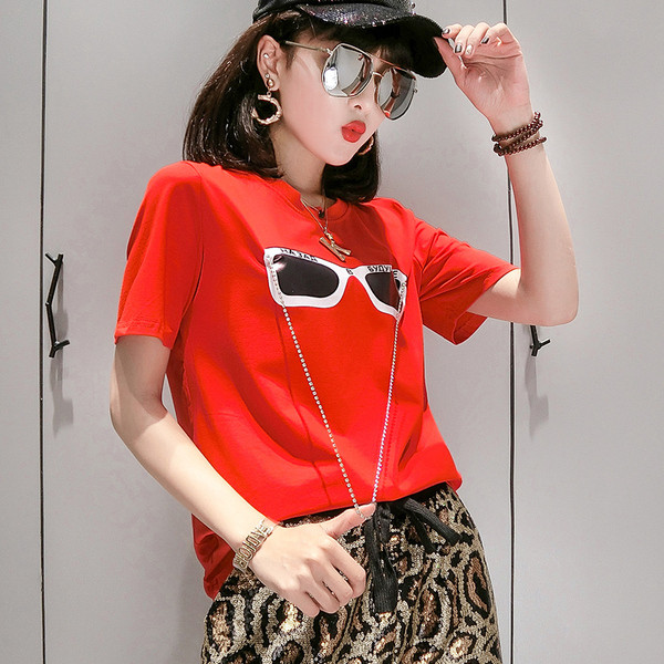 Modern női póló fekete, piros és fehér rátéttel