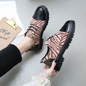 Alkalmi női cipő három színben mintás