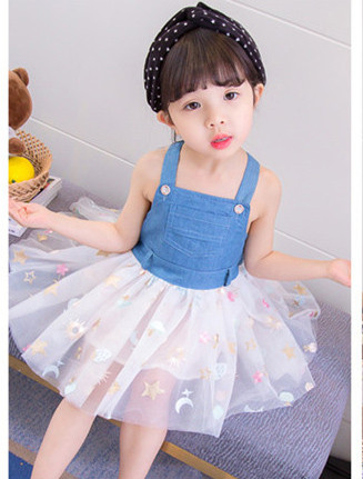 Model modern de croi rochie pentru copii cu broderie